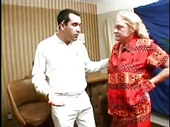 Rubia puma tiene videos pprno gratis todos sus agujeros penetrados por tíos enmascarados