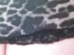 Una mujer culona mueve videos eroticos caseros su gran trasero sobre su amante cachondo