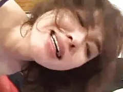 Chica perra de Rusia cerdas y petardas es follada por dos sementales a la vez