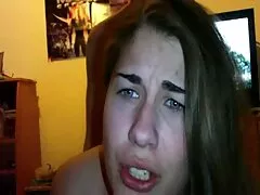Una puta está manejando una polla y videos pornos 2021 luego se la follan bien