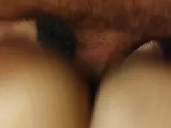Maravillosa rubia de serviporno rico tetas naturales es penetrada duro
