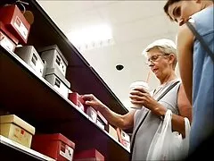 El coño joven y caliente de Elektra Rose servipoeno lleno de semen