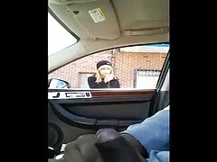 Agentes de policía emocionados obligan al pobre ladrón a satisfacer sus necesidades videospornogay